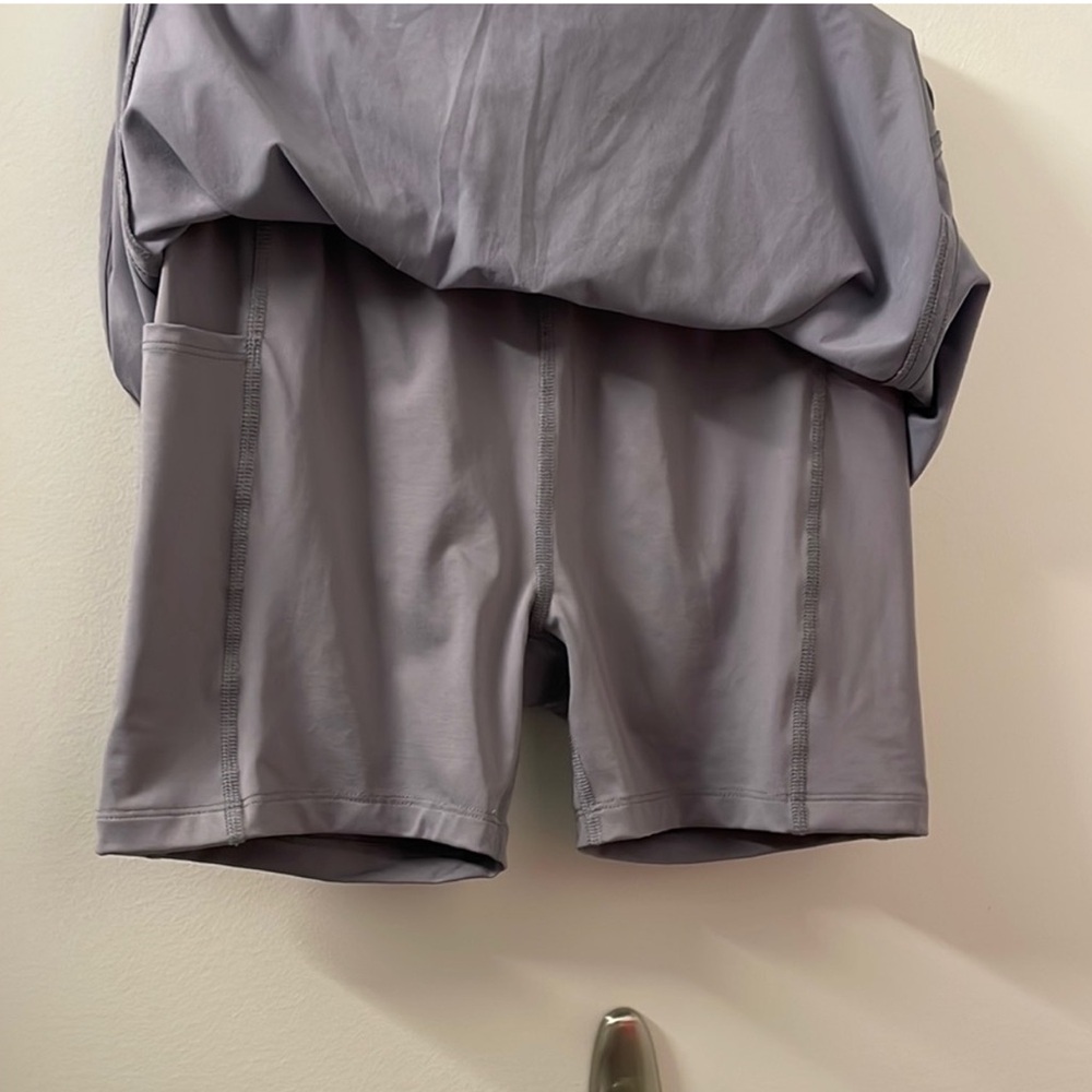 Beyond Yoga gray skirt - Picture 2 of 3